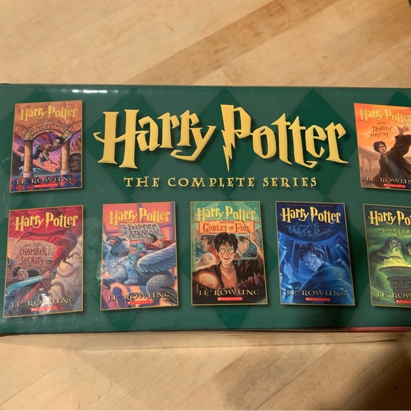 The Complete Harry Potter Book Series - Picture 2 of 2
